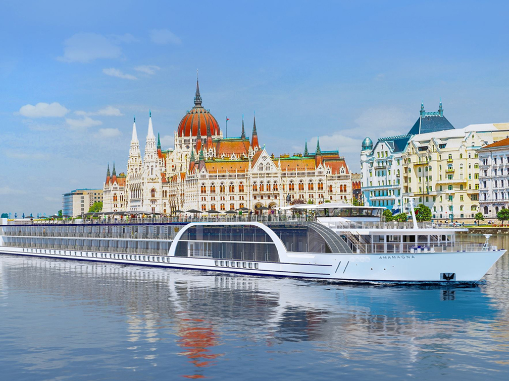 where does the viking cruise ship dock in budapest